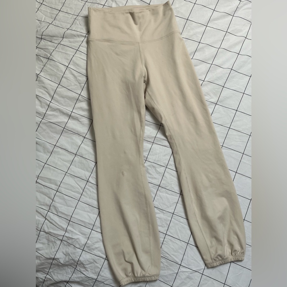 Aerie Offline Hugger High Waist Cinch Yoga Pants in Cake Batter | Cream | Sz: M